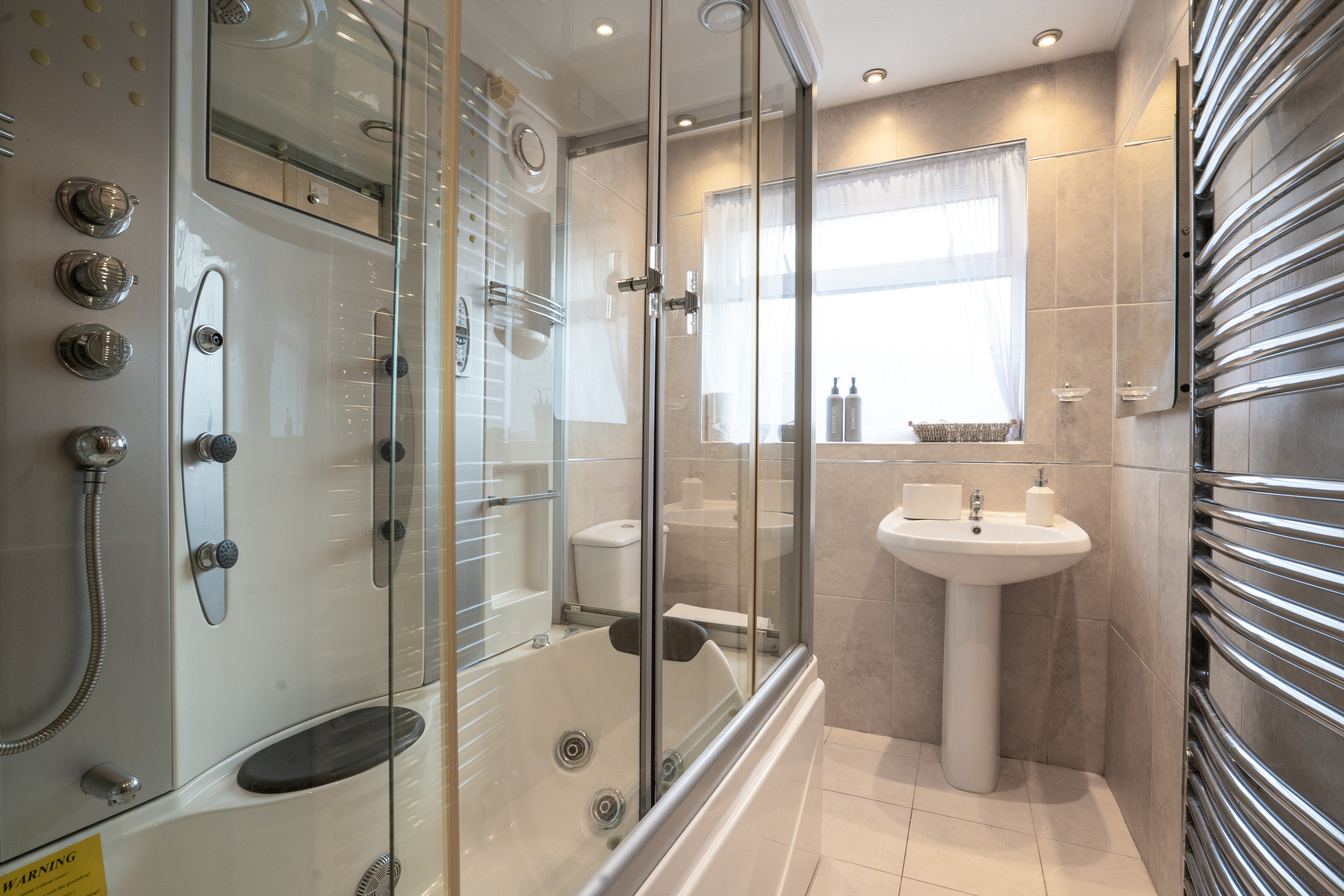 Sheldon Stay, 4bd, 2 miles to NEC, BHX, JLR - Photo 1