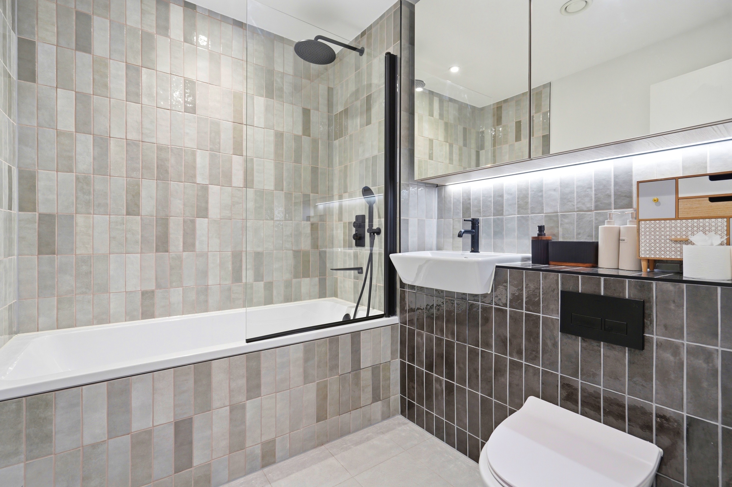 Luxe Waterfront 2BD/2BA City Apt - Photo 4